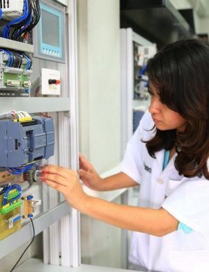 escuelas aviacion tegucigalpa Estacionamiento UTH